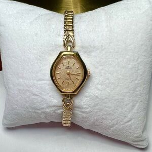 Vintage Lorus Gold-Tone Ladies Watch | Quartz